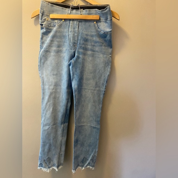 Peter Nygard Women's Pull On Cropped Luxe Denim 4way Stretch Small (6-8) - Picture 1 of 4